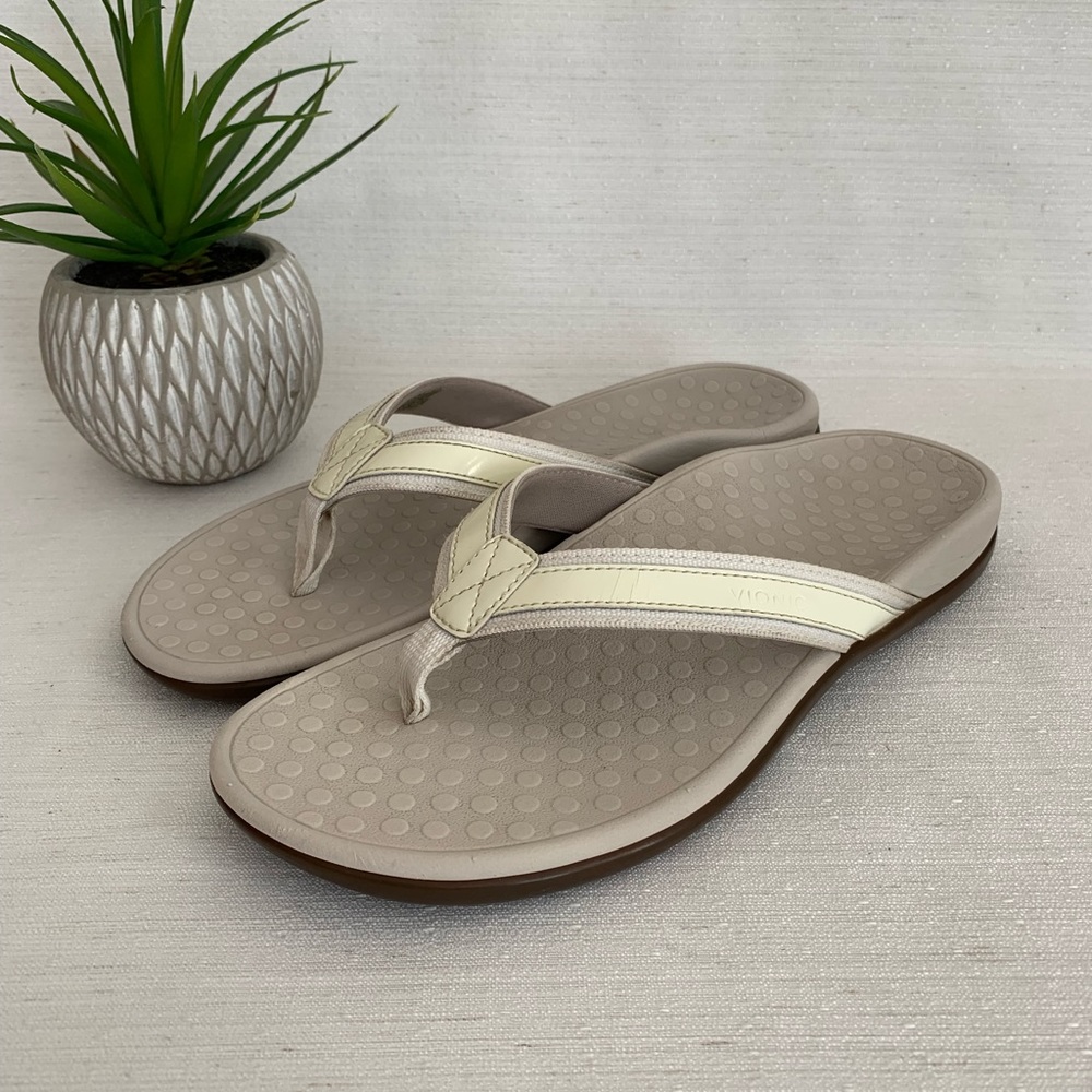 Vionic Tide II White Tong Flip Flops Woman’s US9 EU7